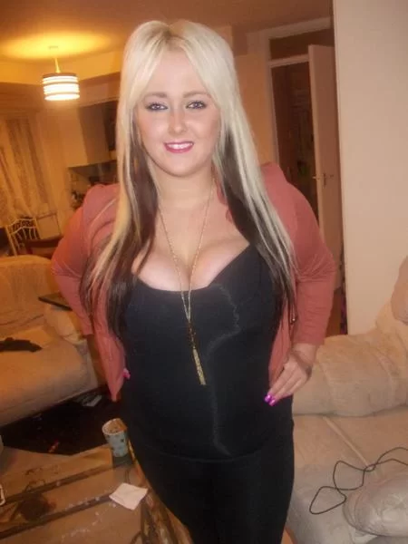 Who´s That Girl: Hot Young Blonde
