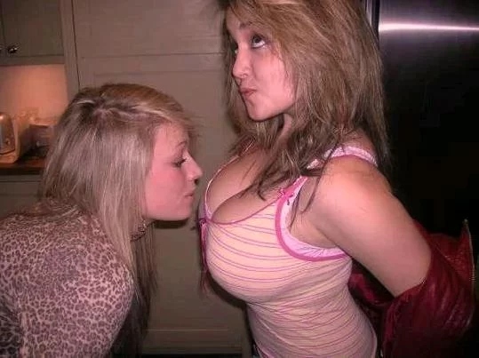 Alix Bromley The “Epic Boobs” Girl aka Alx Boop