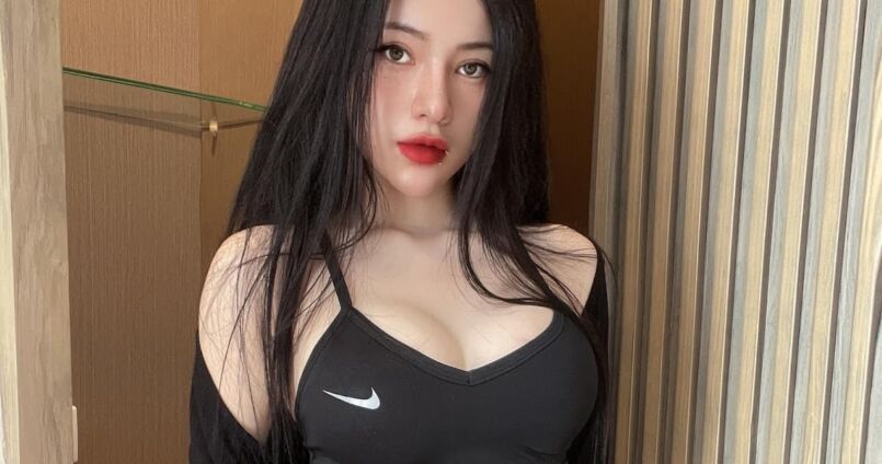 Meozmeww aka Lynhsully Sexy Asian Girl
